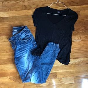Distressed skinny jeans